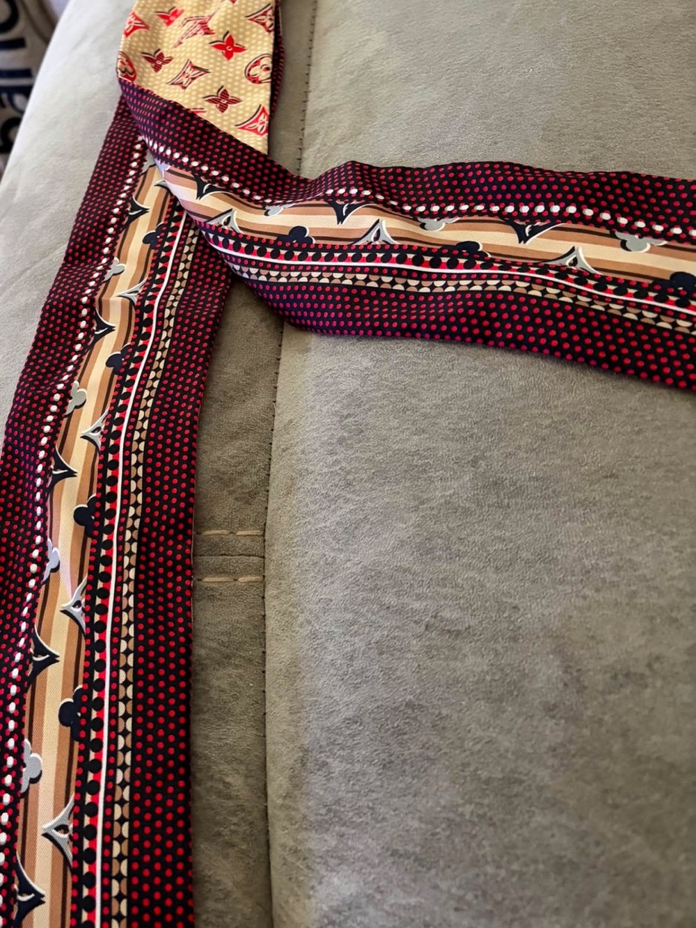 Louis Vuitton Beige and Red Monogram Silk bandeau  Scarf - Picture 3 of 3